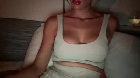 jojoxoxox24 online show from September 21, 2:35 am