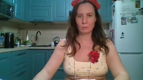 Snapshot of joleli05 chatting on May 21, 6:48 pm you can call me my Queen online show from May 21, 6:48 pm