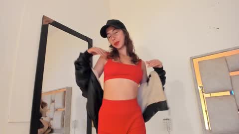 jolie_lov online show from February 11, 1:30 pm
