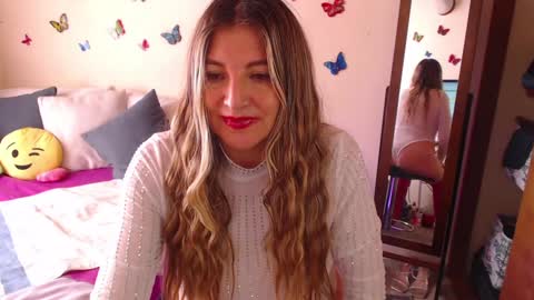 Snapshot of jolie_mature_ chatting on January 26, 8:34 pm Jolie Mature online show from January 26, 8:34 pm
