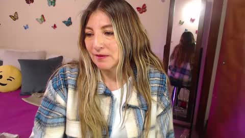 Snapshot of jolie_mature_ chatting on March 8, 10:34 pm Jolie Mature online show from March 8, 10:34 pm