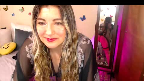 Snapshot of jolie_mature_ chatting on September 19, 9:59 pm Jolie Mature online show from September 19, 9:59 pm