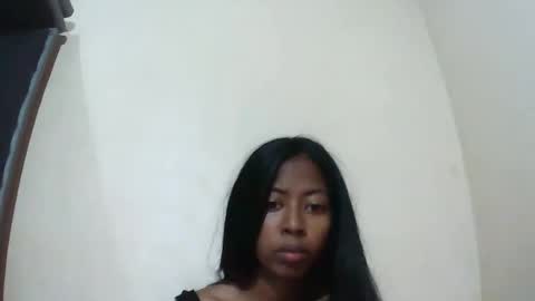 Snapshot of joliekah27 chatting on December 17, 12:00 pm joliekah27 online show from December 17, 12:00 pm