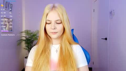 Snapshot of jolly_bean chatting on December 3, 2:52 am Polly online show from December 3, 2:52 am