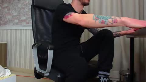 JonahShaw online show from December 15, 5:44 am