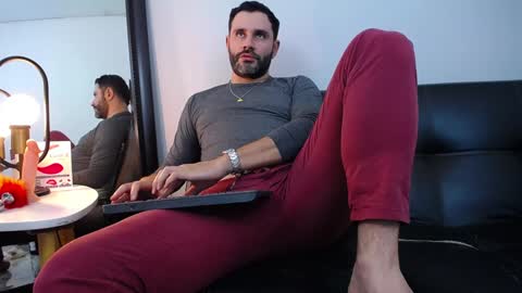  JONAS BEARD  online show from December 9, 10:52 pm