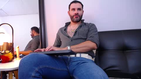  JONAS BEARD  online show from December 10, 7:54 pm