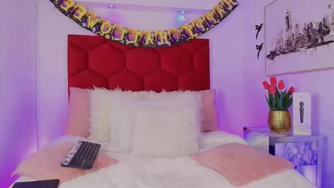 Jonas  online show from October 30, 1:34 pm