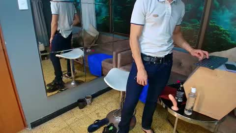 Jonas online show from February 12, 10:37 pm