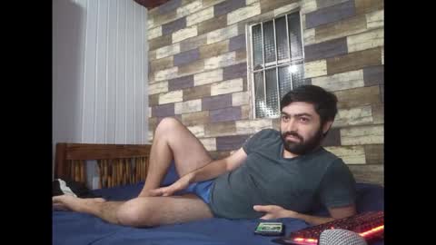 Snapshot of jonasf2525 chatting on January 6, 5:33 am jonasf2525 online show from January 6, 5:33 am