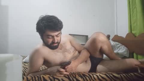 Snapshot of jonasf2525 chatting on February 15, 5:15 am jonasf2525 online show from February 15, 5:15 am