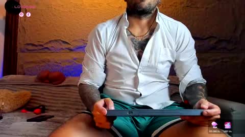 Snapshot of jonathan_rivers chatting on May 3, 10:32 am Jonathan RiversNew online show from May 3, 10:32 am
