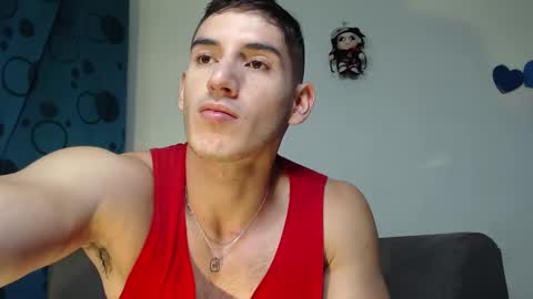 jonathancast08 online show from December 15, 10:47 pm