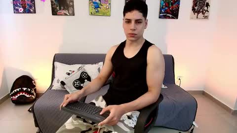 Instagram jonathanfit14 online show from April 17, 9:07 pm