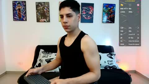 Instagram jonathanfit14 online show from May 29, 9:35 pm