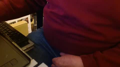 joncpics online show from December 18, 12:43 am