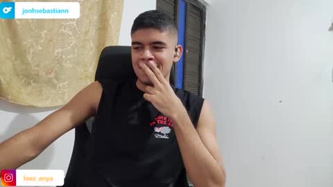 Snapshot of jonhsebastiann chatting on November 5, 6:57 am John online show from November 5, 6:57 am