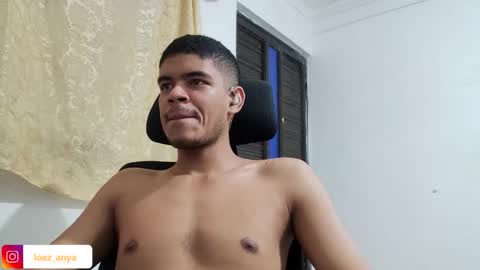 Snapshot of jonhsebastiann chatting on November 11, 5:40 am John online show from November 11, 5:40 am