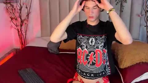 jonny_gilbert online show from November 25, 1:22 pm