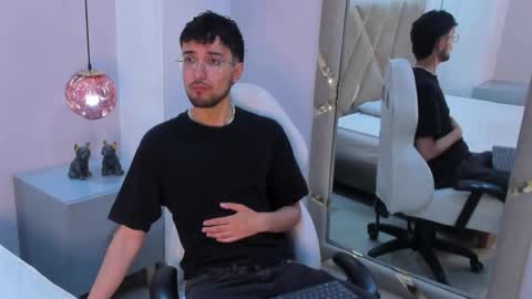 JonnyGreey online show from November 17, 6:35 pm