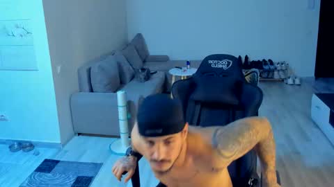 jonnyporn1 online show from November 2, 9:17 pm