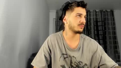 jonnyporn1 online show from February 4, 8:58 pm