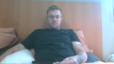 Snapshot of jonoy1995 chatting on January 6, 4:58 am jonoy1995 online show from January 6, 4:58 am