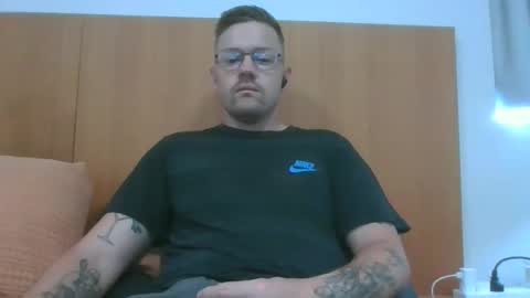 Snapshot of jonoy1995 chatting on February 15, 11:58 pm jonoy1995 online show from February 15, 11:58 pm