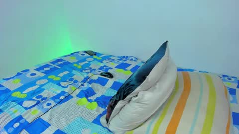 Snapshot of jordan_di31 chatting on December 4, 11:52 am Jordn follow me on my soyjordanditri model account online show from December 4, 11:52 am
