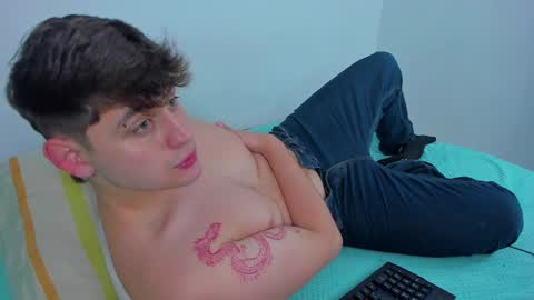 Snapshot of jordan_di31 chatting on December 25, 7:35 am Jordn follow me on my soyjordanditri model account online show from December 25, 7:35 am