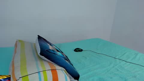 Snapshot of jordan_di31 chatting on January 23, 12:30 pm Jordn follow me on my soyjordanditri model account online show from January 23, 12:30 pm