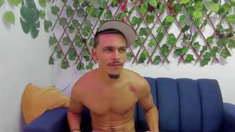 Snapshot of jordan_love7 chatting on January 8, 9:55 pm jordan online show from January 8, 9:55 pm
