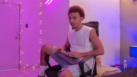 Snapshot of jordan_love7 chatting on January 23, 1:35 pm jordan online show from January 23, 1:35 pm