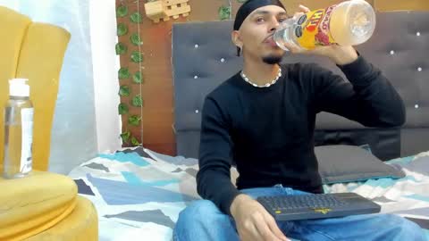 Snapshot of jordan_love7 chatting on February 9, 3:32 am jordan online show from February 9, 3:32 am