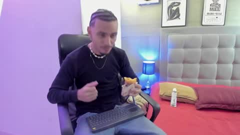 Snapshot of jordan_love7 chatting on February 9, 12:52 pm jordan online show from February 9, 12:52 pm