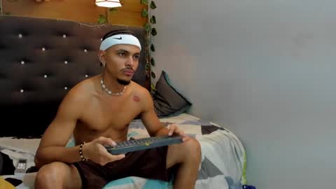Snapshot of jordan_love7 chatting on February 10, 10:09 am jordan online show from February 10, 10:09 am