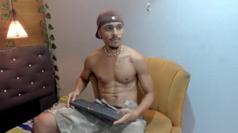 Snapshot of jordan_love7 chatting on February 17, 6:42 am jordan online show from February 17, 6:42 am