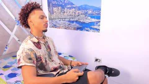 Snapshot of jordan_love7 chatting on September 12, 1:00 pm jordan online show from September 12, 1:00 pm