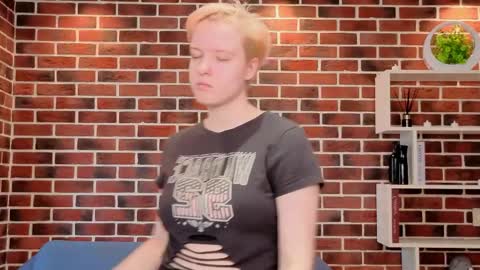 Ellie online show from May 16, 10:36 am