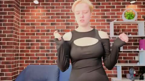 Ellie online show from May 21, 8:21 am