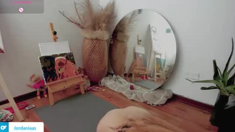 Snapshot of jordaniaa_ chatting on September 16, 3:35 pm Megan OF Jordaniaas online show from September 16, 3:35 pm