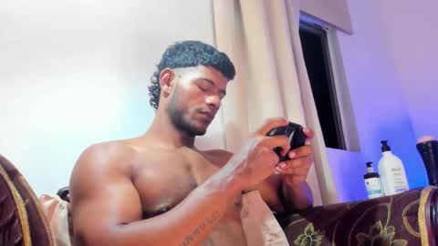 JordanParis online show from November 5, 6:13 am