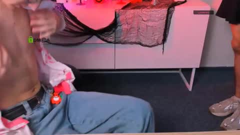 Snapshot of jordi_ser chatting on October 31, 9:27 pm jordi_ser online show from October 31, 9:27 pm