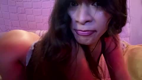 Josefa Lasumi  online show from November 12, 5:30 am