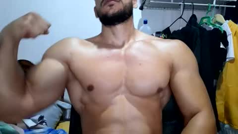 Snapshot of josefit06 chatting on October 10, 3:22 pm josefit06 online show from October 10, 3:22 pm