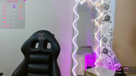 Joselyn  online show from March 30, 3:24 pm