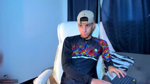 Josep online show from December 19, 11:57 pm