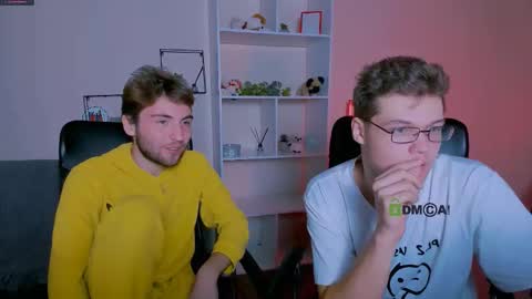 joseph_bear_ online show from October 9, 7:23 pm