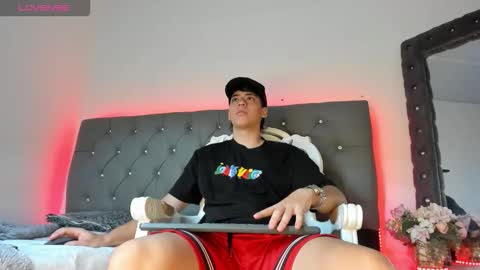 Snapshot of joseph_clark_ chatting on September 16, 7:26 pm Joseph Clark online show from September 16, 7:26 pm