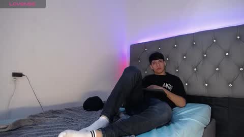 Snapshot of joseph_clark_ chatting on September 18, 7:49 pm Joseph Clark online show from September 18, 7:49 pm